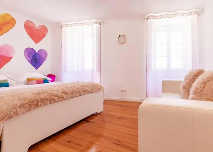 Inloveapartments - One Love, One Heart